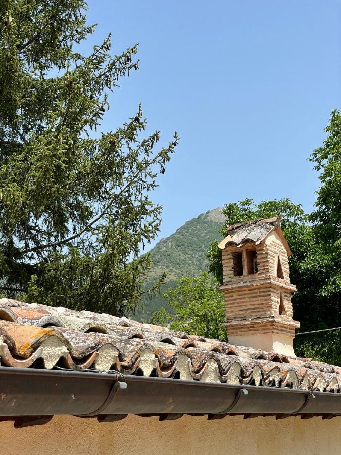 Bed and Breakfast Le Farine Del Maestro Barete Esterno foto